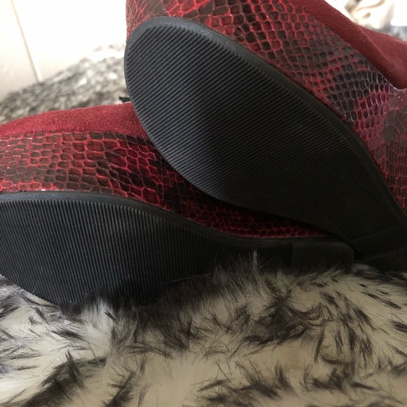 Red wedge - Picture 3 of 3